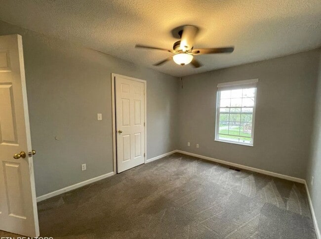 Foto del edificio - 2747 Carson Ave