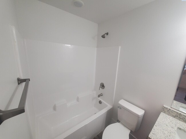 Foto del edificio - Brand new for rent
