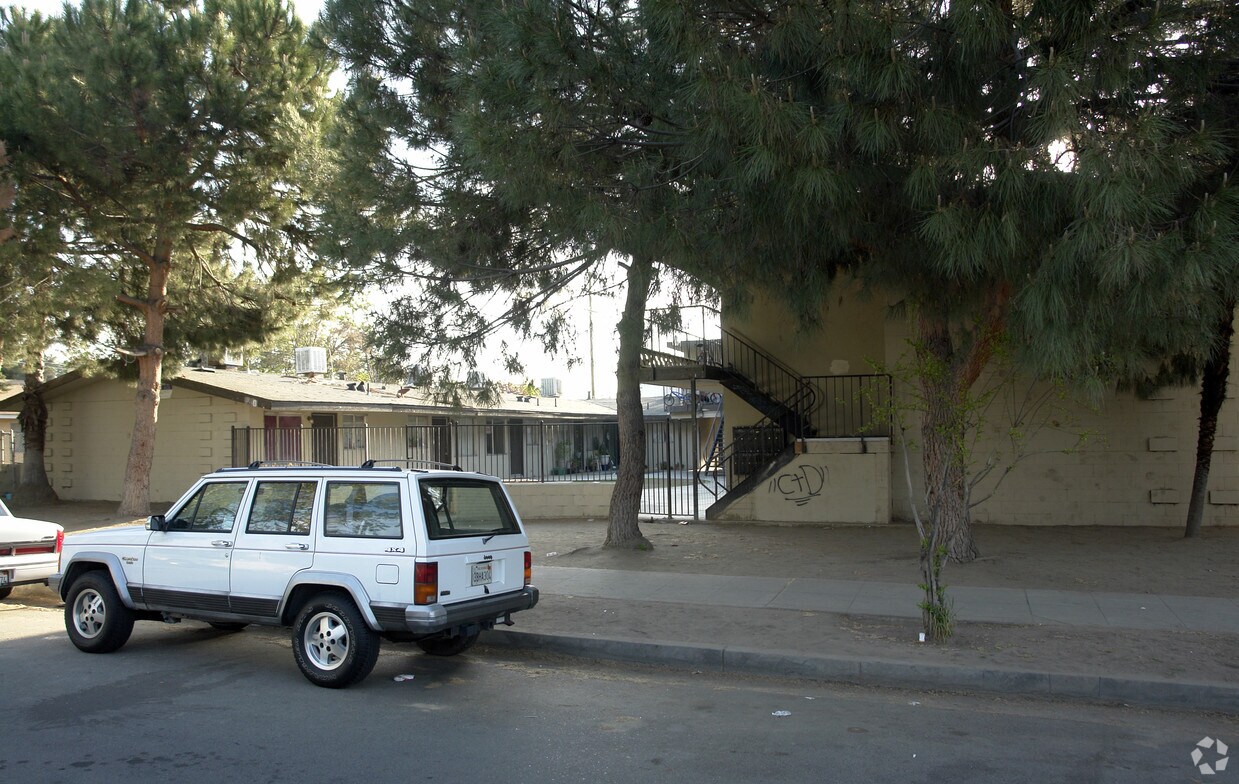 Foto del edificio - 140 N Yosemite Ave