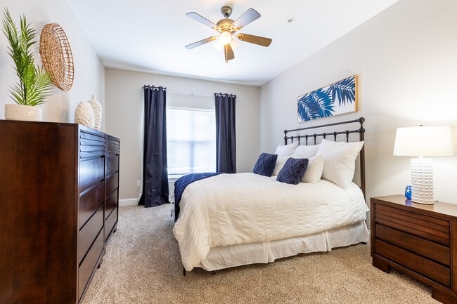 Building Photo - Oceanaire Apartments