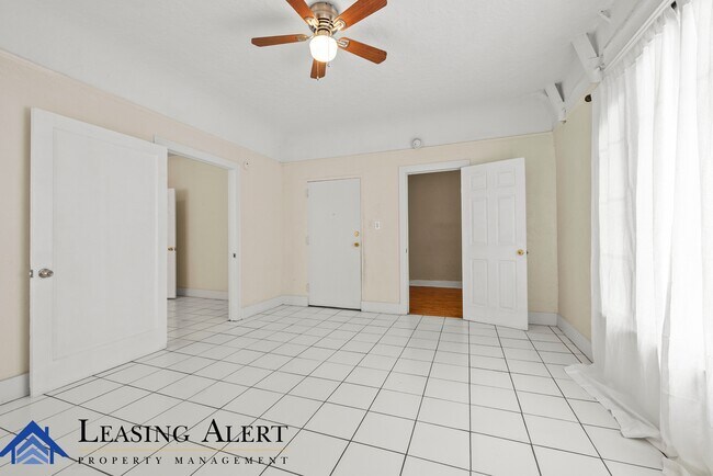 Foto del edificio - 108 S Cummings St