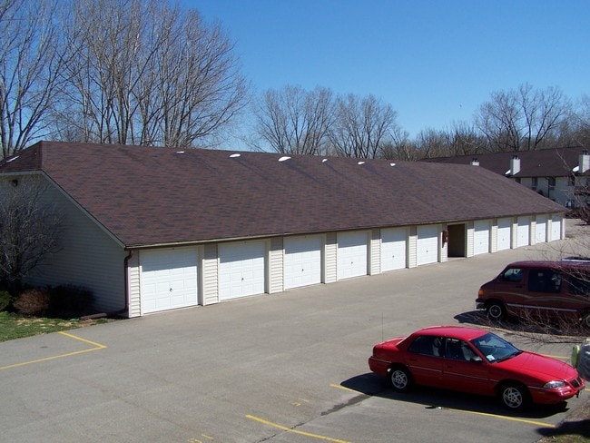 Garage - Cottonwood Creek Apartments