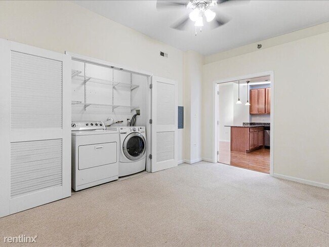 Foto del edificio - 2 br, 2 bath Condo - 828 W Grace St