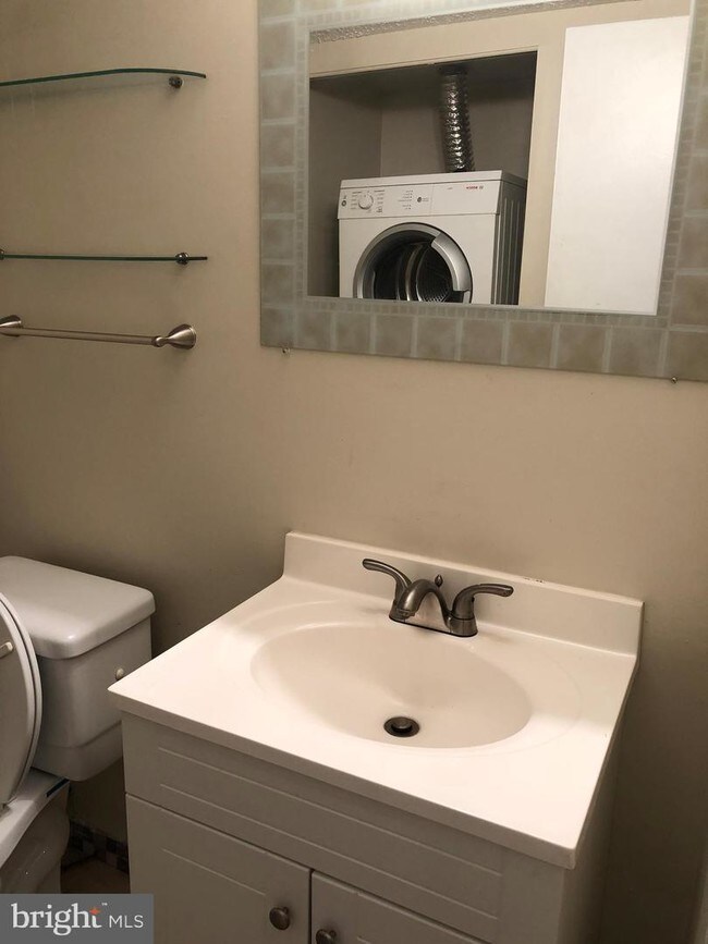 Foto del edificio - 7579 Margate Ct