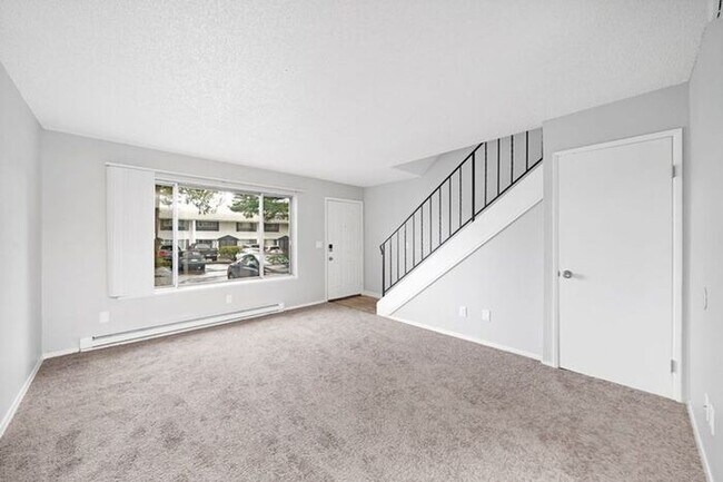 Foto del edificio - 2 bedroom Available! Pets OK!