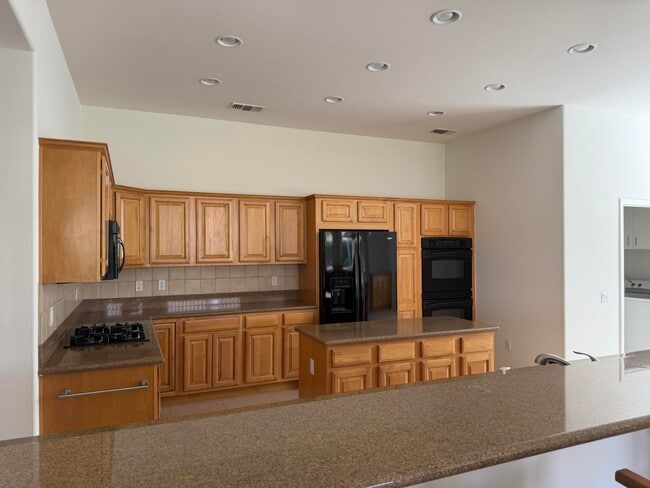 Building Photo - 78631 Yellen Dr