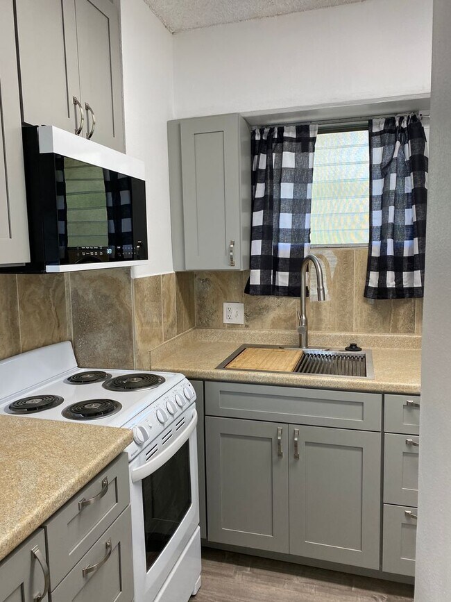 Foto del edificio - Freshly renovated, Wailuku - 2 bedrooms, 1.5 baths