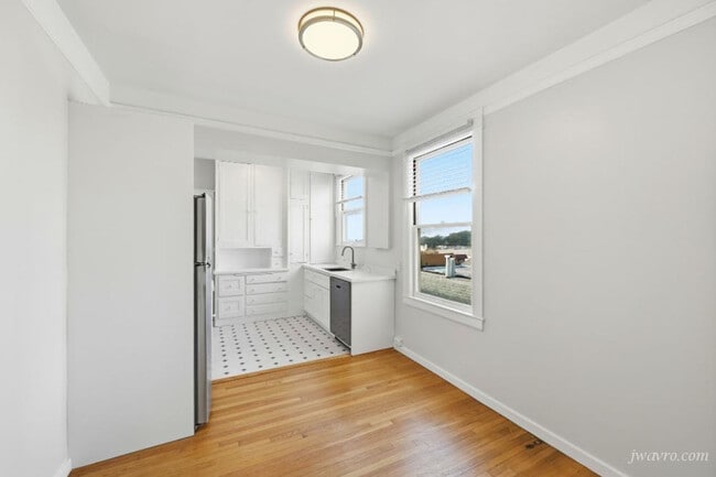 Building Photo - 1346 16th Ave