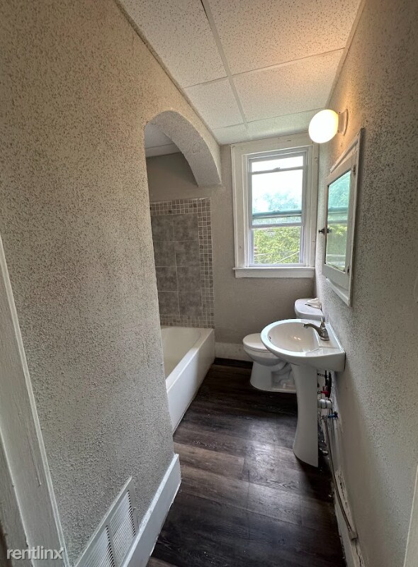 Building Photo - 3 br, 1 bath 4plex - 3269 Monterey St Floor 2