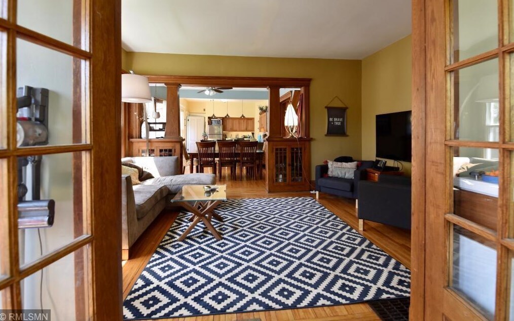 Foto principal - 3236 18th Ave S