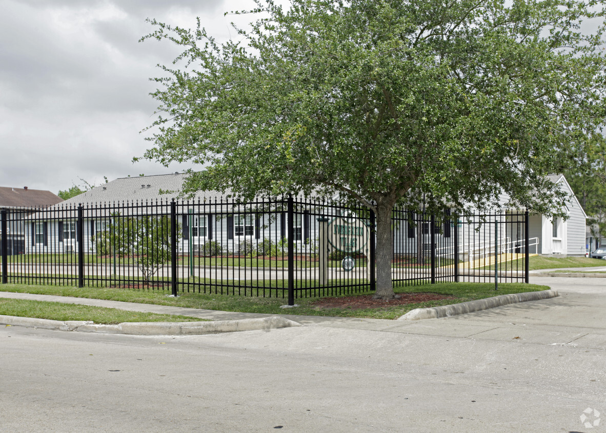 Primary Photo - Evergreen Village Apartments