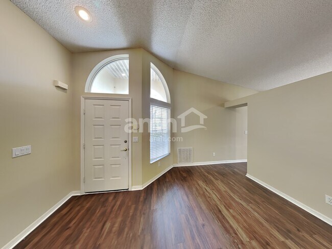 Building Photo - 2826 Sebastian Ln
