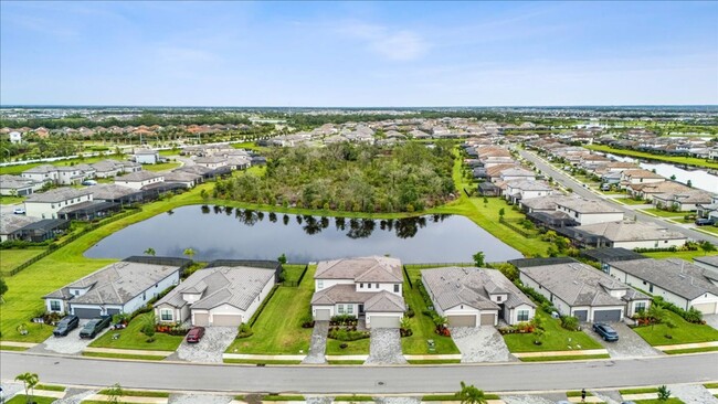 Building Photo - 6 Bed 4 1/2 Bath Gem With Next Gen Suite I...
