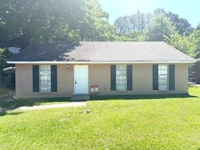 Building Photo - 428 Fieldbrook Dr
