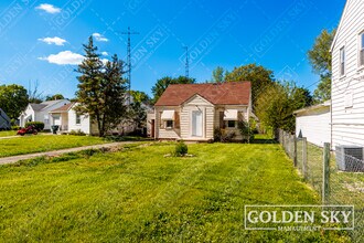 Building Photo - 1210 S Burlington Dr