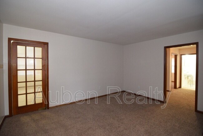 Building Photo - 2031 Steiner Ave