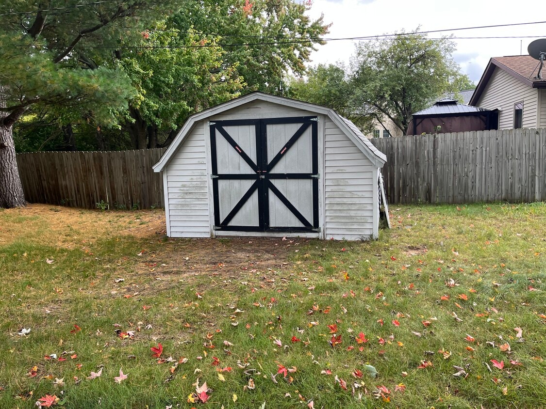 Building Photo - 4812 Belmont St