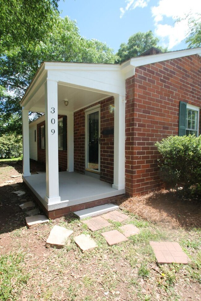 Foto del edificio - Exclusively offered by MUSE REALTY, LLC