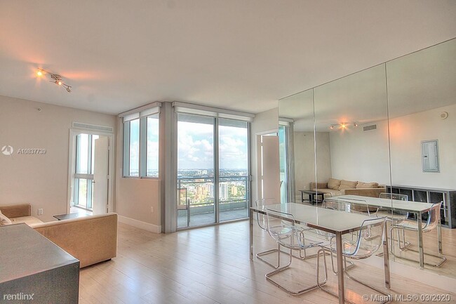 Building Photo - 2 br, 2 bath  - Mint Condominium