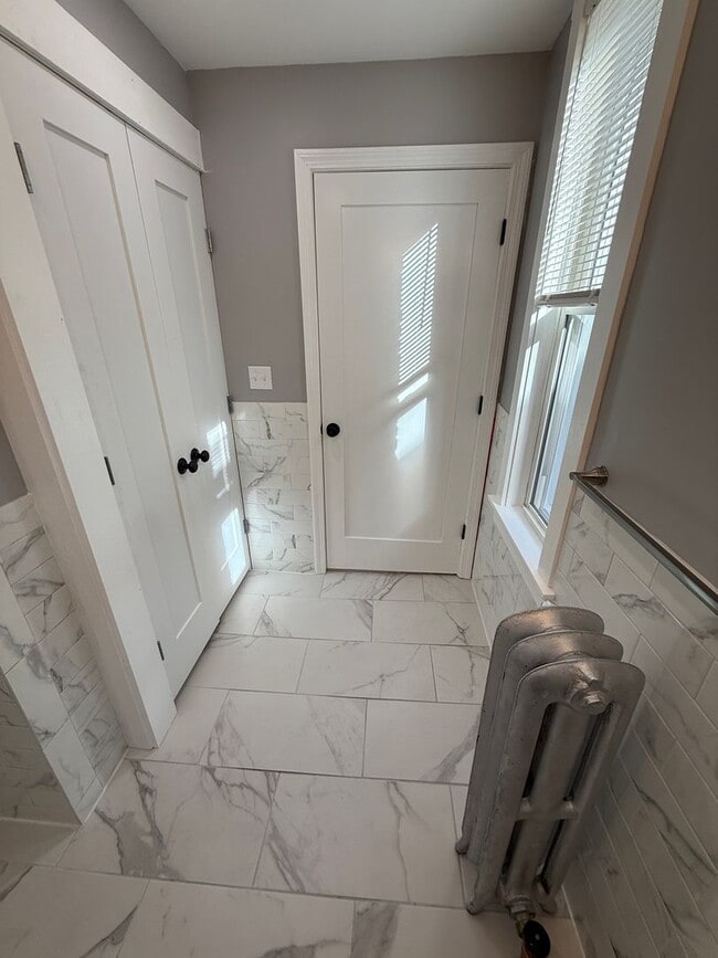 Building Photo - 2mil