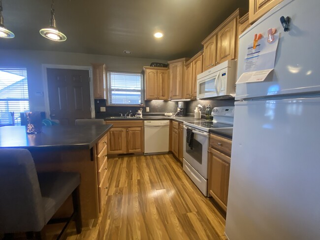 Foto del edificio - 208 McCullough St