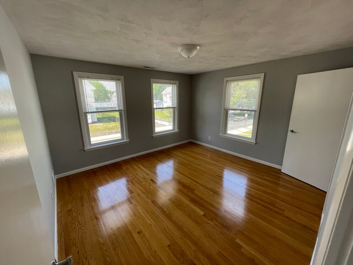 Bedroom 3 - 23 Summer St