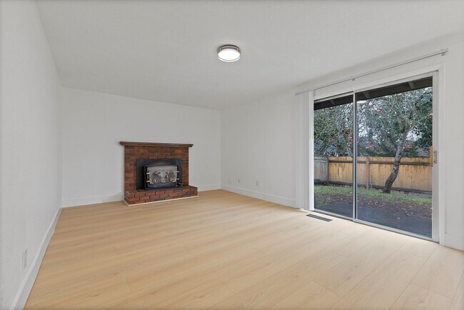 Foto del edificio - Charming 3-Bedroom Home on Quiet Cul-de-Sac