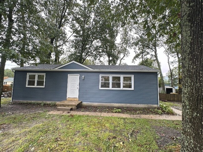 Building Photo - 408 Apple Dr