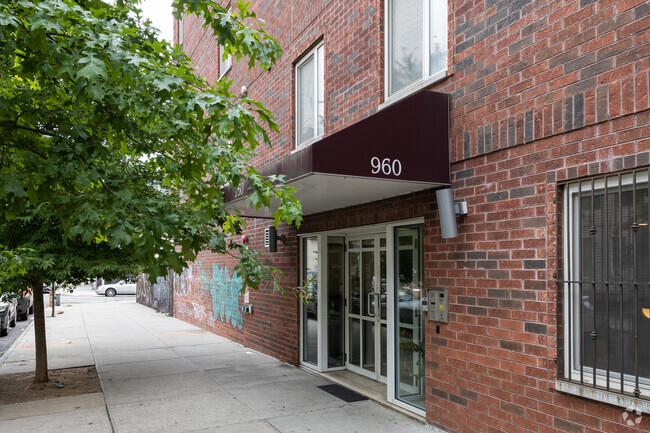Entrance - 950 Willoughby Ave