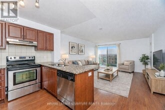 Building Photo - 60 Fairfax Crescent