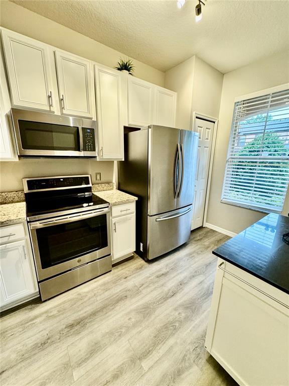 Foto del edificio - 1161 Long Oak Way