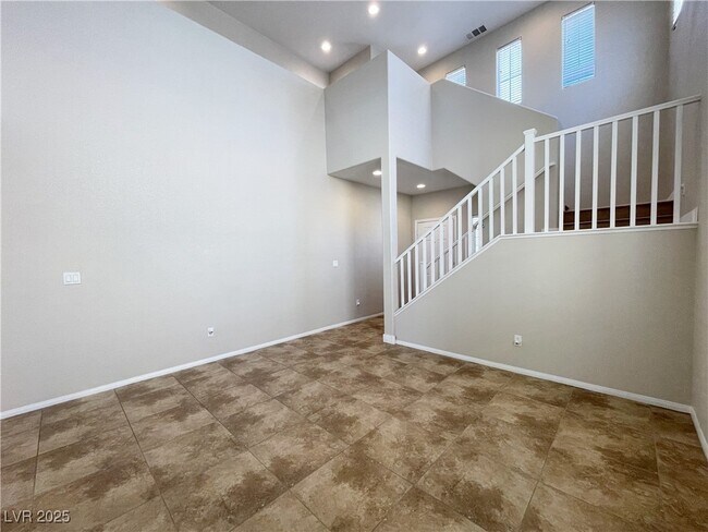 Building Photo - 8324 San Mateo St