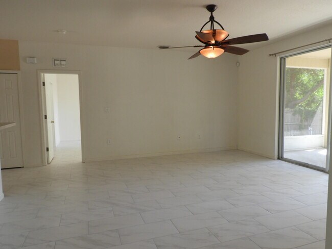 Foto del edificio - 3298 Slama Ave