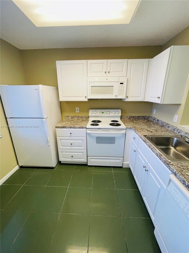 Building Photo - 8540 N Sherman Cir