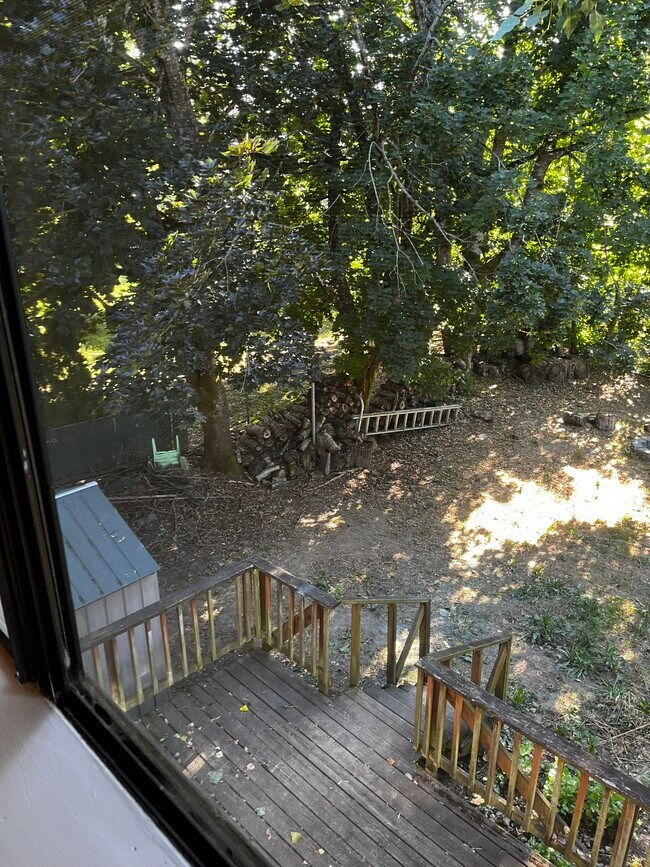Foto del edificio - 217-217 SW Edgefield Pl