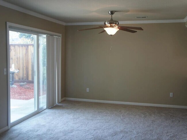 Foto del edificio - Lots of room