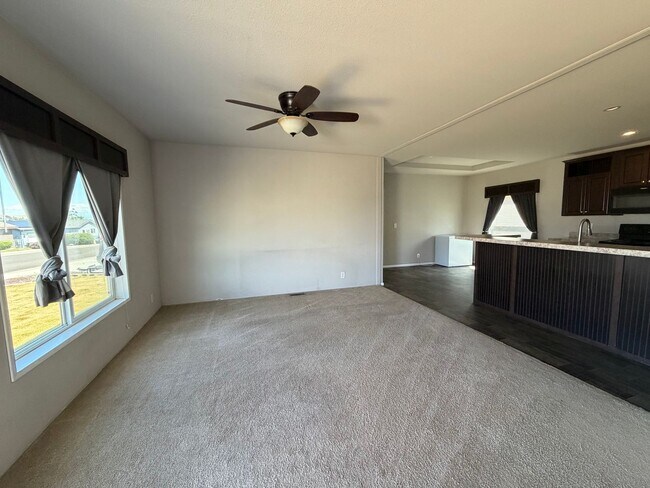 Building Photo - Stunning home with EVERYTHING you could want!