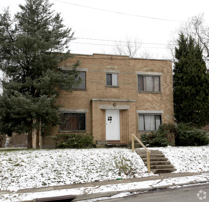 Building Photo - 650 Redwood Ave