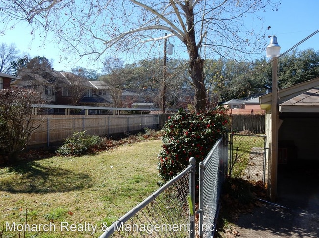 Building Photo - 3848-3848 Creswell Ave