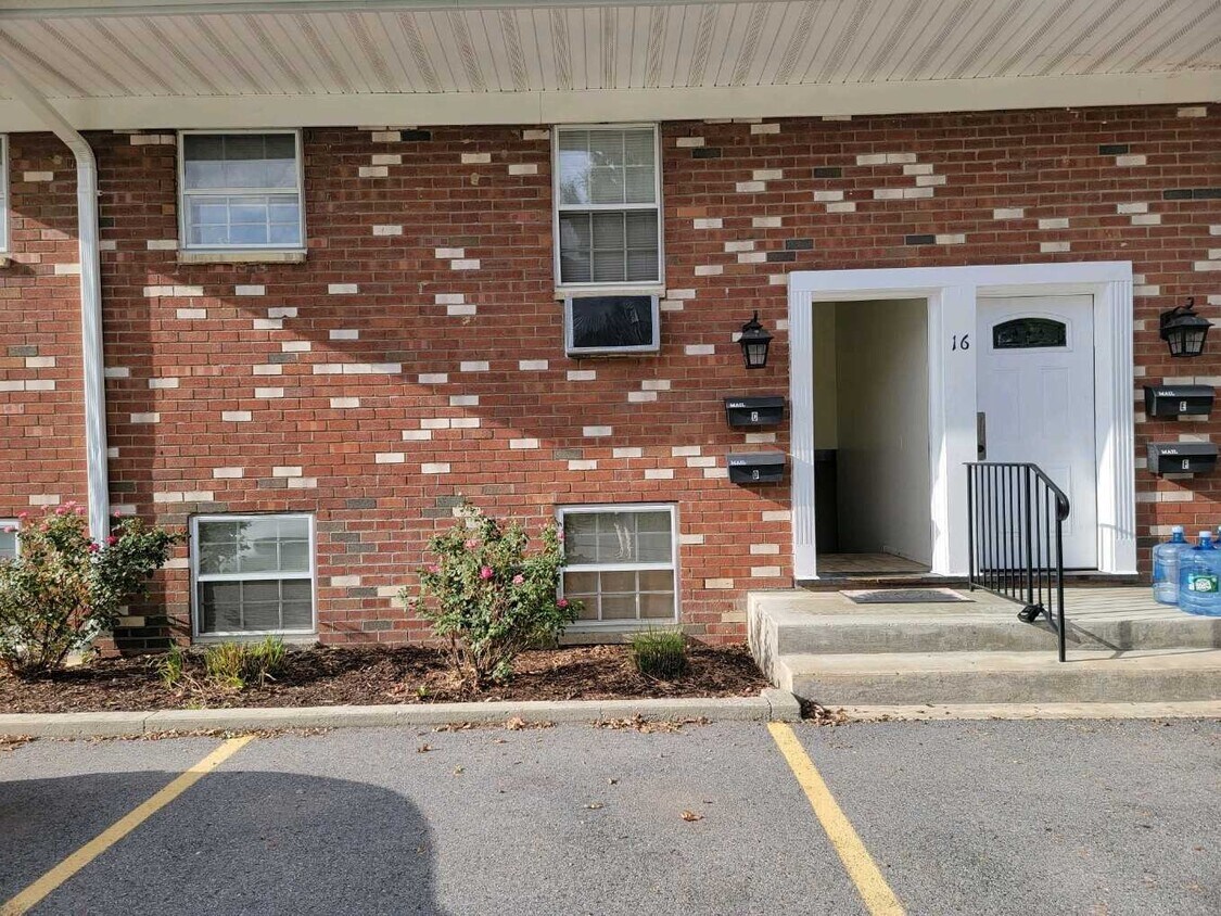 Primary Photo - 16 Alpine Dr