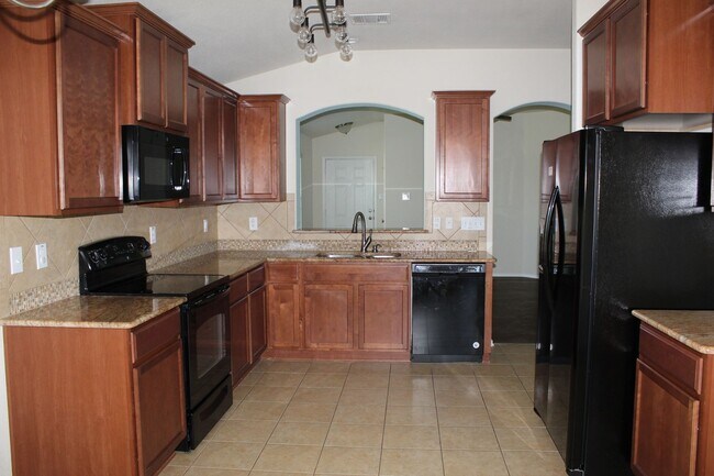 Building Photo - 3 BEDROOMS, COMMUNITY POOL, BELTON ISD