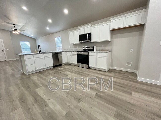 Foto del edificio - 2713 Trenton Ave