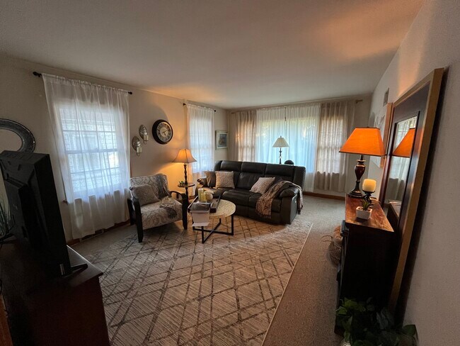 Foto del edificio - 220 E Wilbur Ave