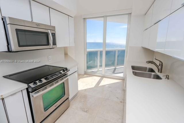 Building Photo - 6301 Collins Ave