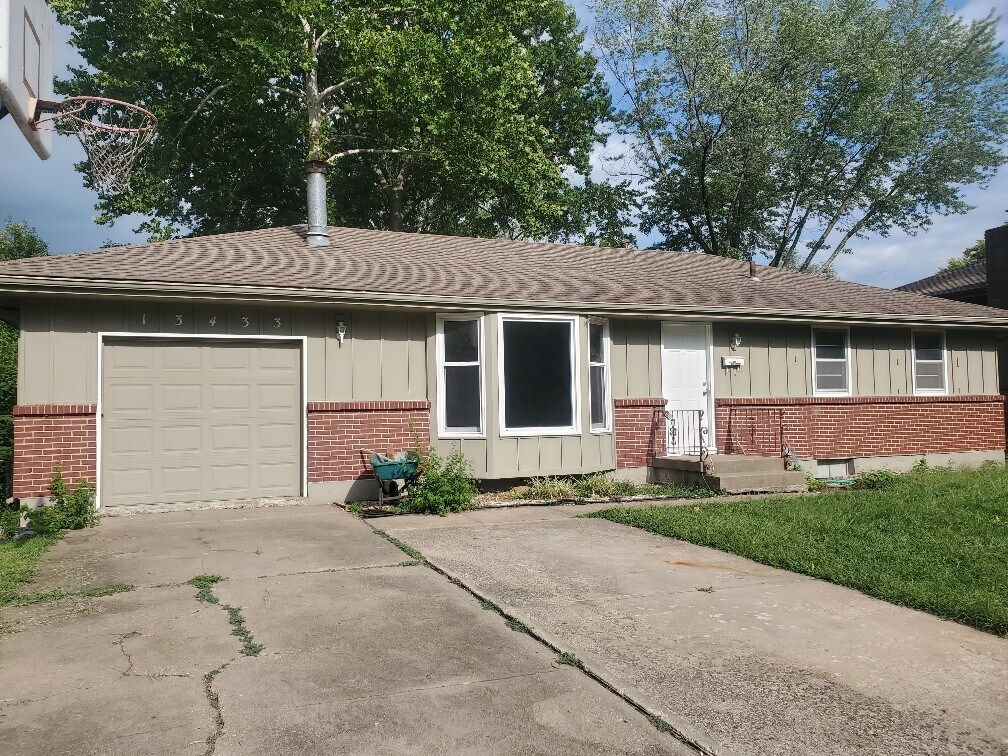 13433 Belmead Ave, Grandview, MO 64030 House for Rent in Grandview, MO
