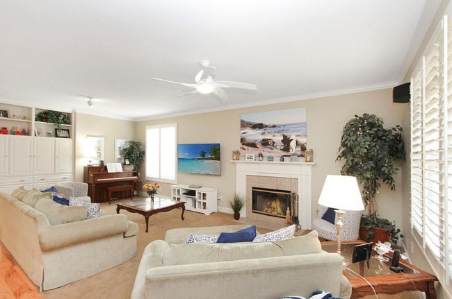 Building Photo - Large home near Camarillo High