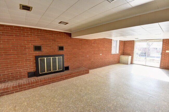 Foto del edificio - 2 Bed 3 Bath Single Family Home For Rent i...