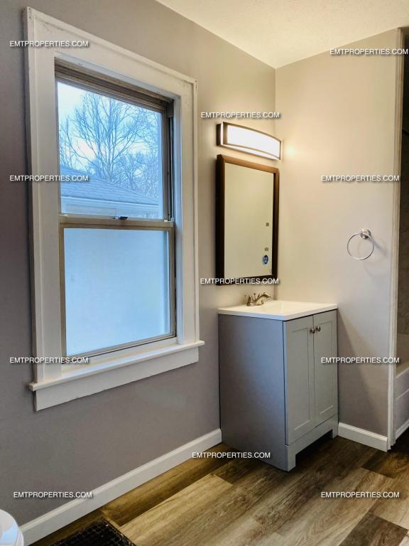 Building Photo - 244 Marseilles Ave