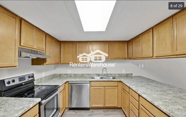 Building Photo - "Don't miss this amazing opportunity to get nearly 1900 square feet, 3 beds, 3 baths, 2 garage sp...