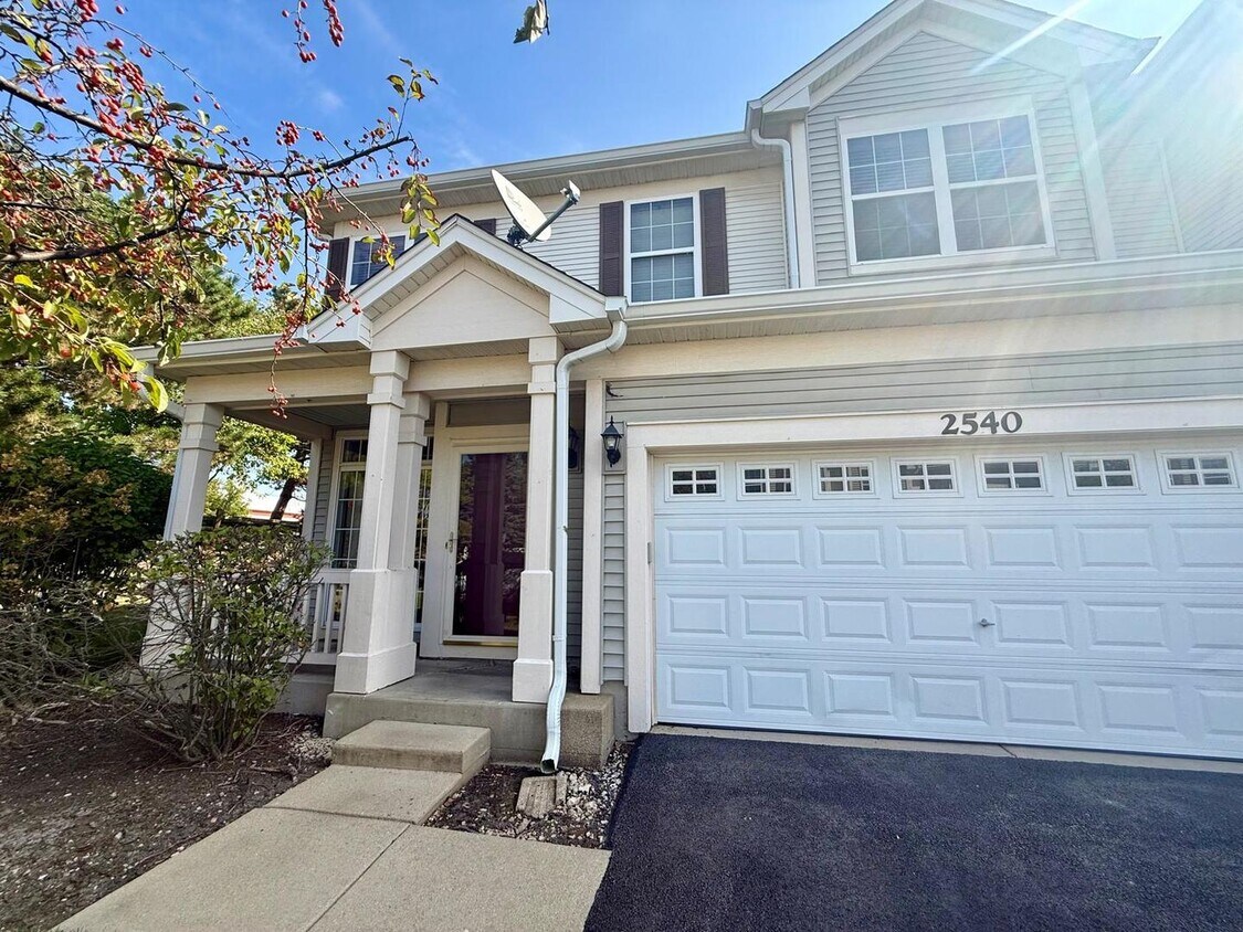Foto principal - 2540 Hillsboro Blvd